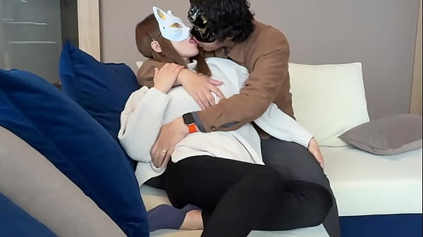 人妻は不倫相手に乳首を開発され乳首でオーガズムを体験してしまう